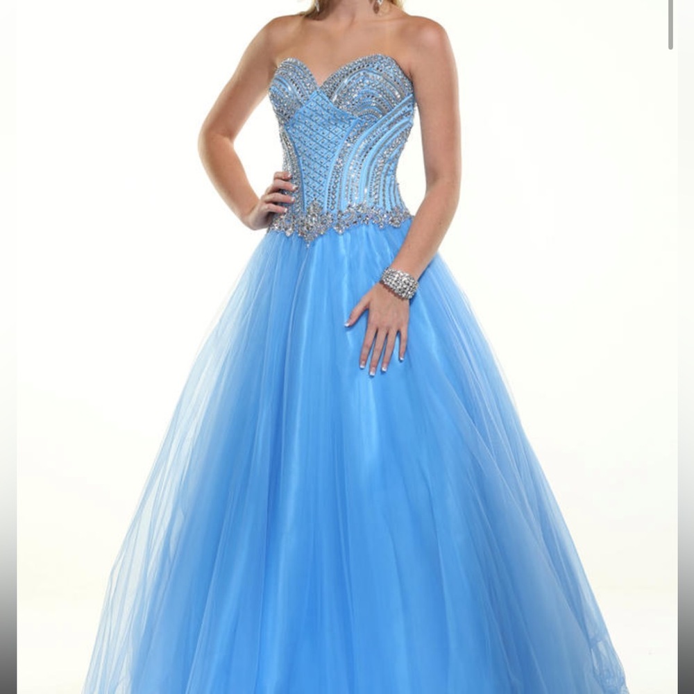 Disney Enchanted Prom / Sweet 16 Dresss